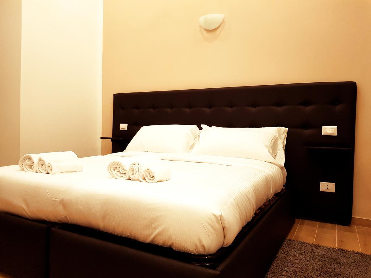 Cairoli Rooms Rome Bagian luar foto