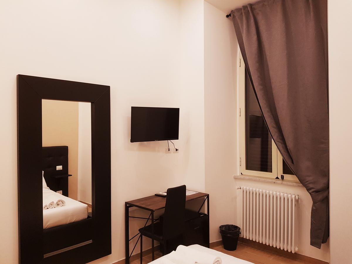 Cairoli Rooms Rome Bagian luar foto