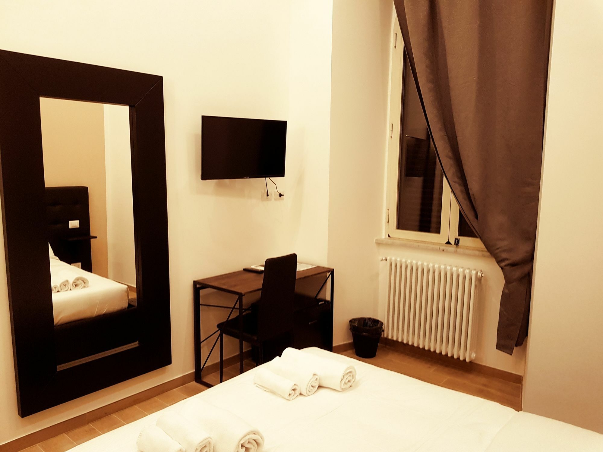 Cairoli Rooms Rome Bagian luar foto
